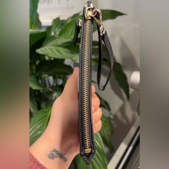 Kate Spade Laurel Way Tinie Black Wristlet - Picture 8 of 10